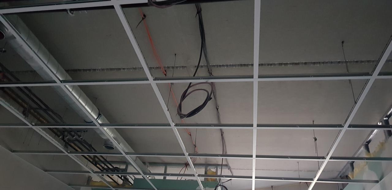 FAUX PLAFOND COTE SANITAIRE